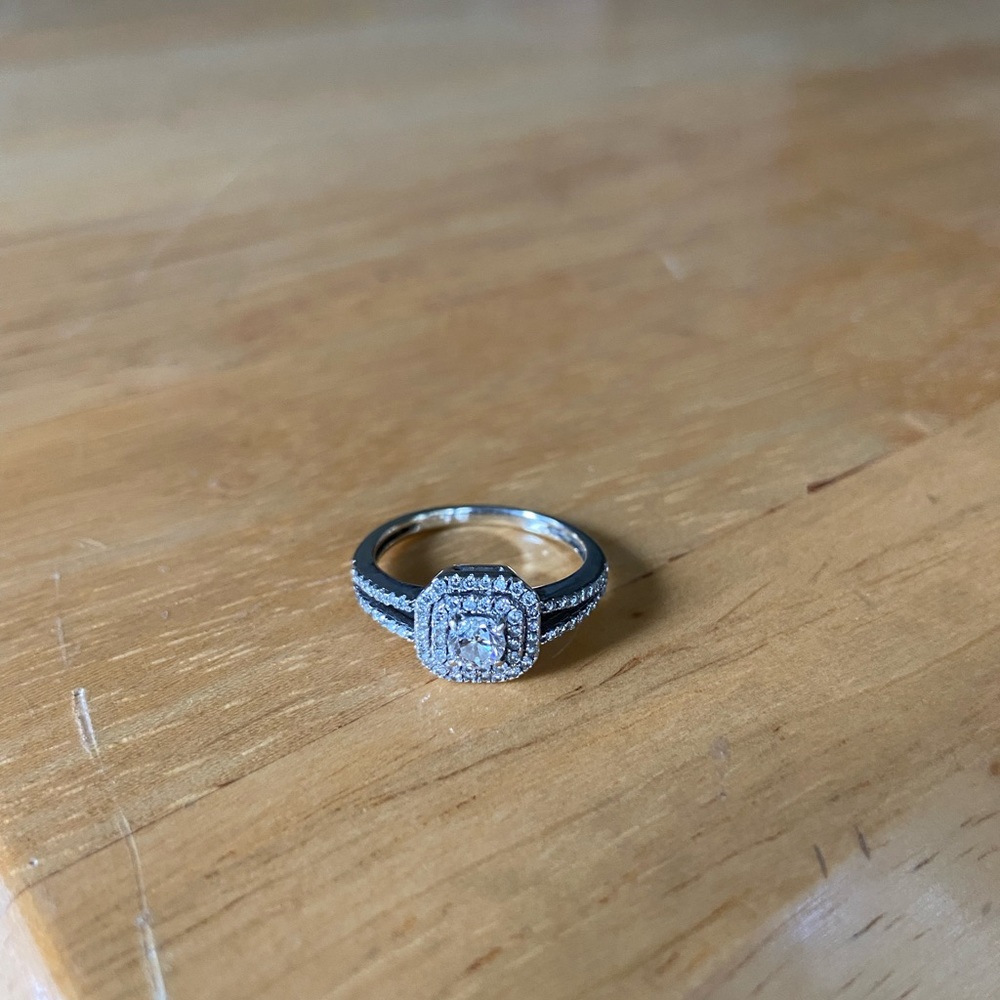 1/4 carat white gold size 6 diamond engagement ring